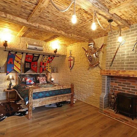 Chambre D'Hote Medieval Du Vieux Bourg Chailloue Bagian luar foto