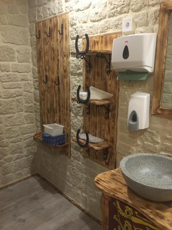 Chambre D'Hote Medieval Du Vieux Bourg Chailloue Bagian luar foto