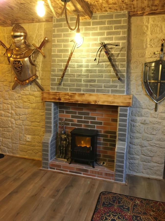 Chambre D'Hote Medieval Du Vieux Bourg Chailloue Bagian luar foto